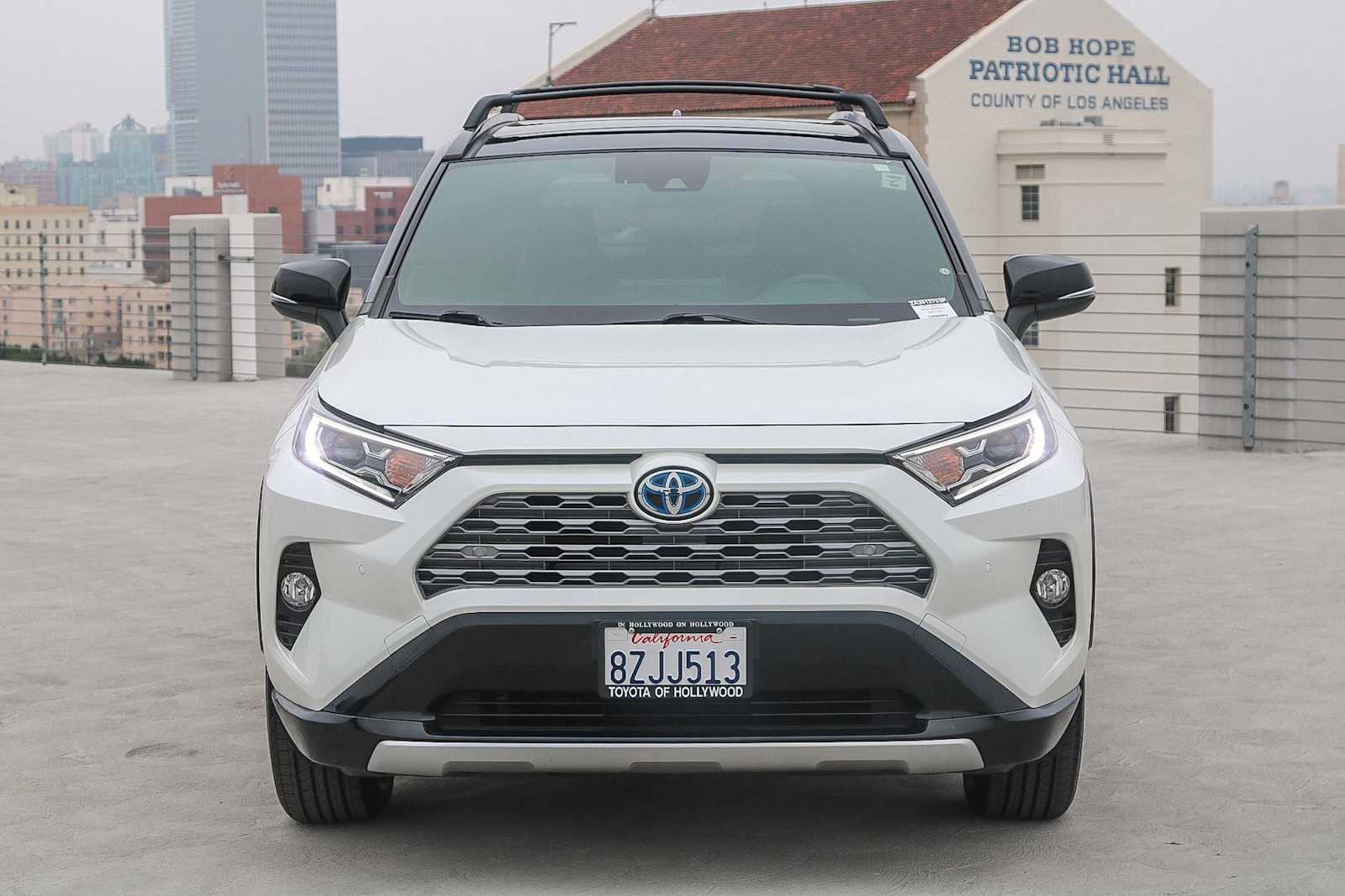 2021 Toyota RAV4 Hybrid XSE photo 2