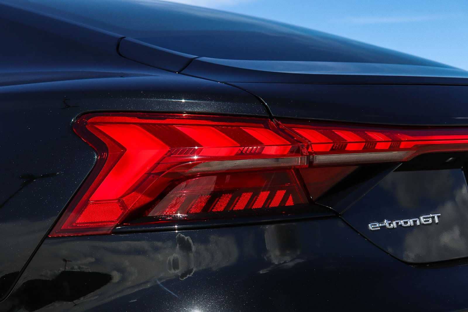 Thumbnail: 2023 Audi e-tron GT - 12