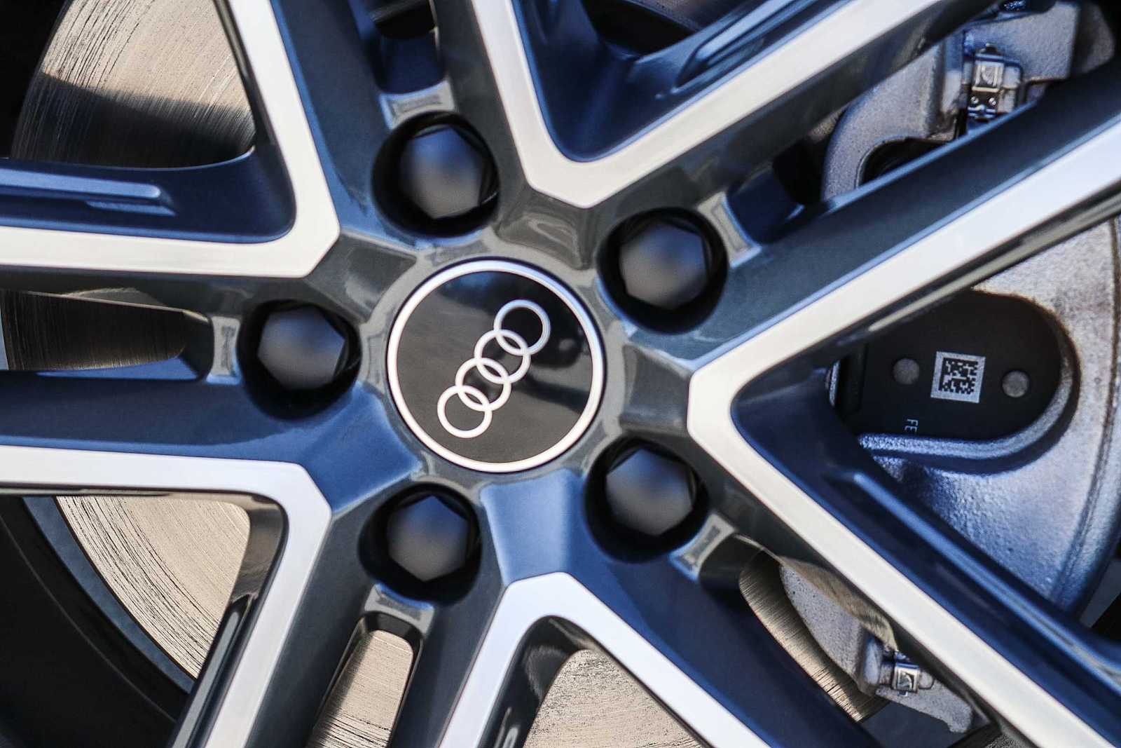 Thumbnail: 2025 Audi Q5 - 15