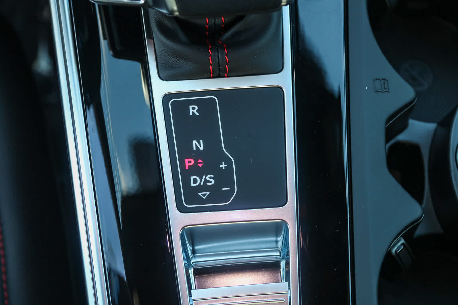 Thumbnail: 2026 Audi RS 7 - 28