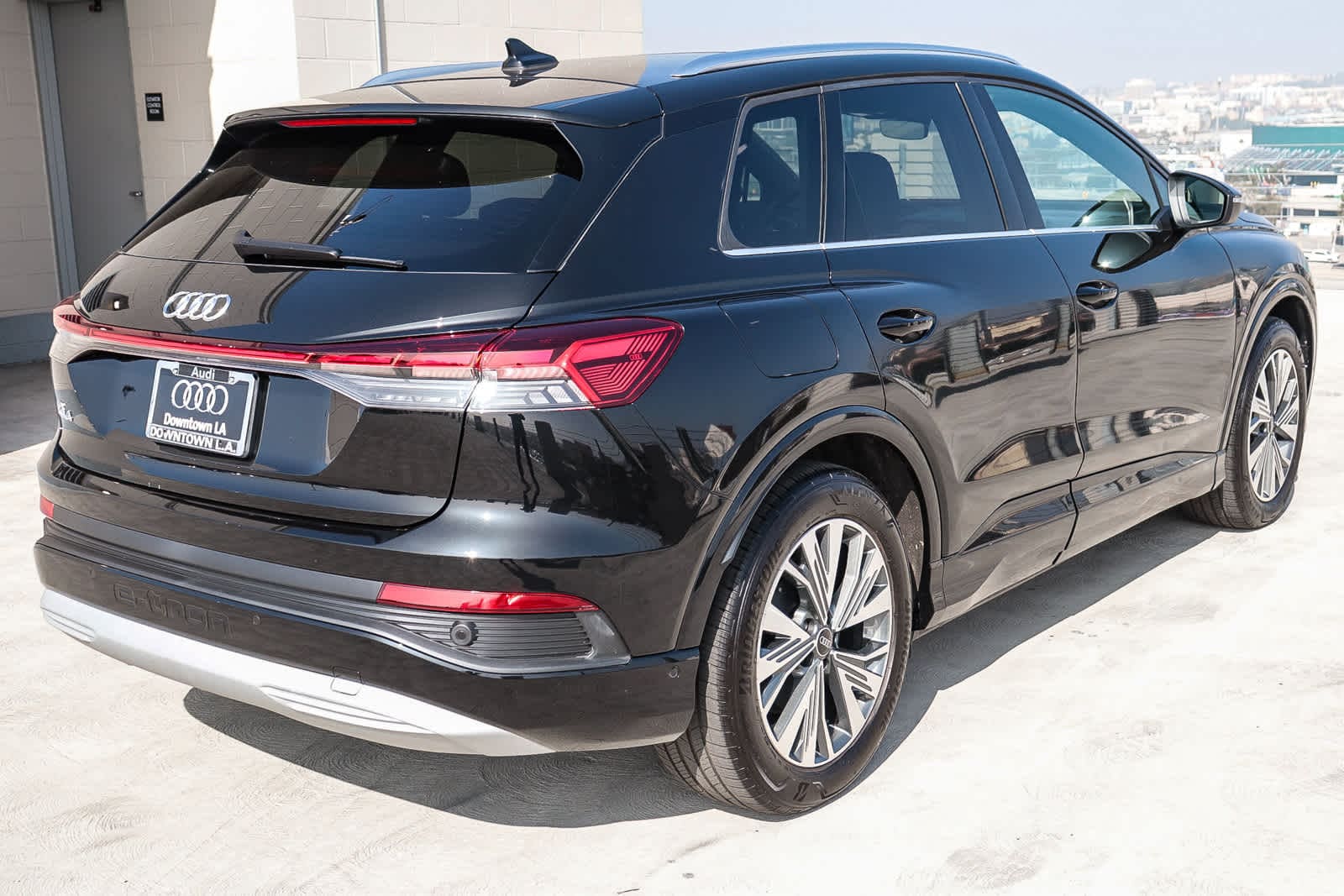 Thumbnail: 2023 Audi Q4 e-tron - 7