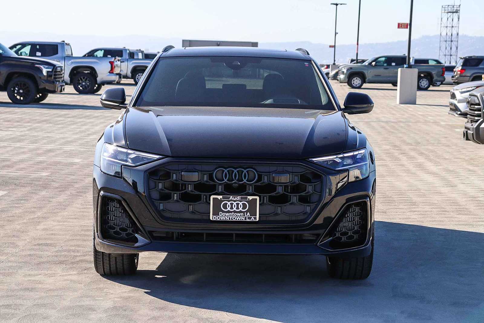 Thumbnail: 2026 Audi Q8 - 2