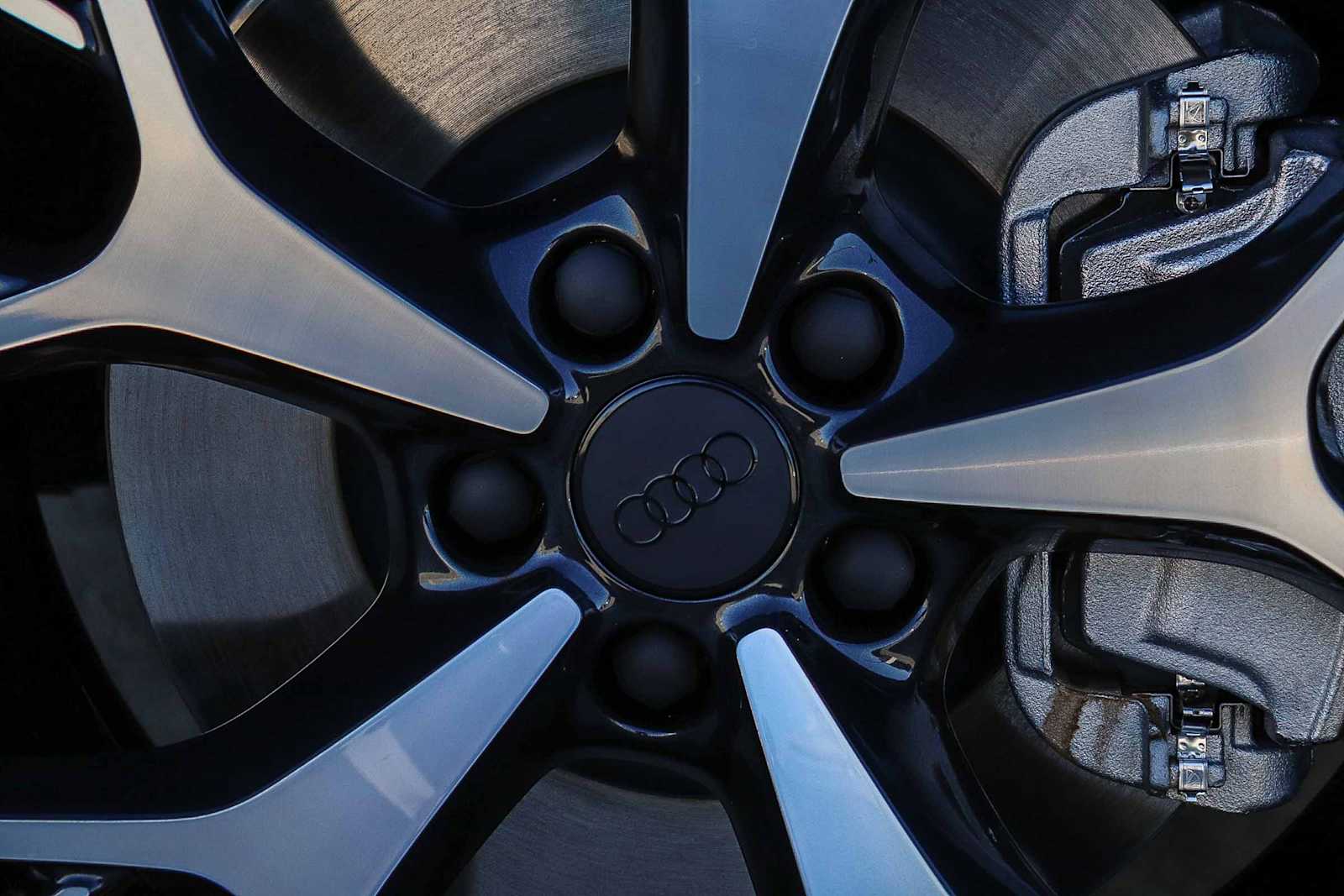 Thumbnail: 2026 Audi A6 - 15