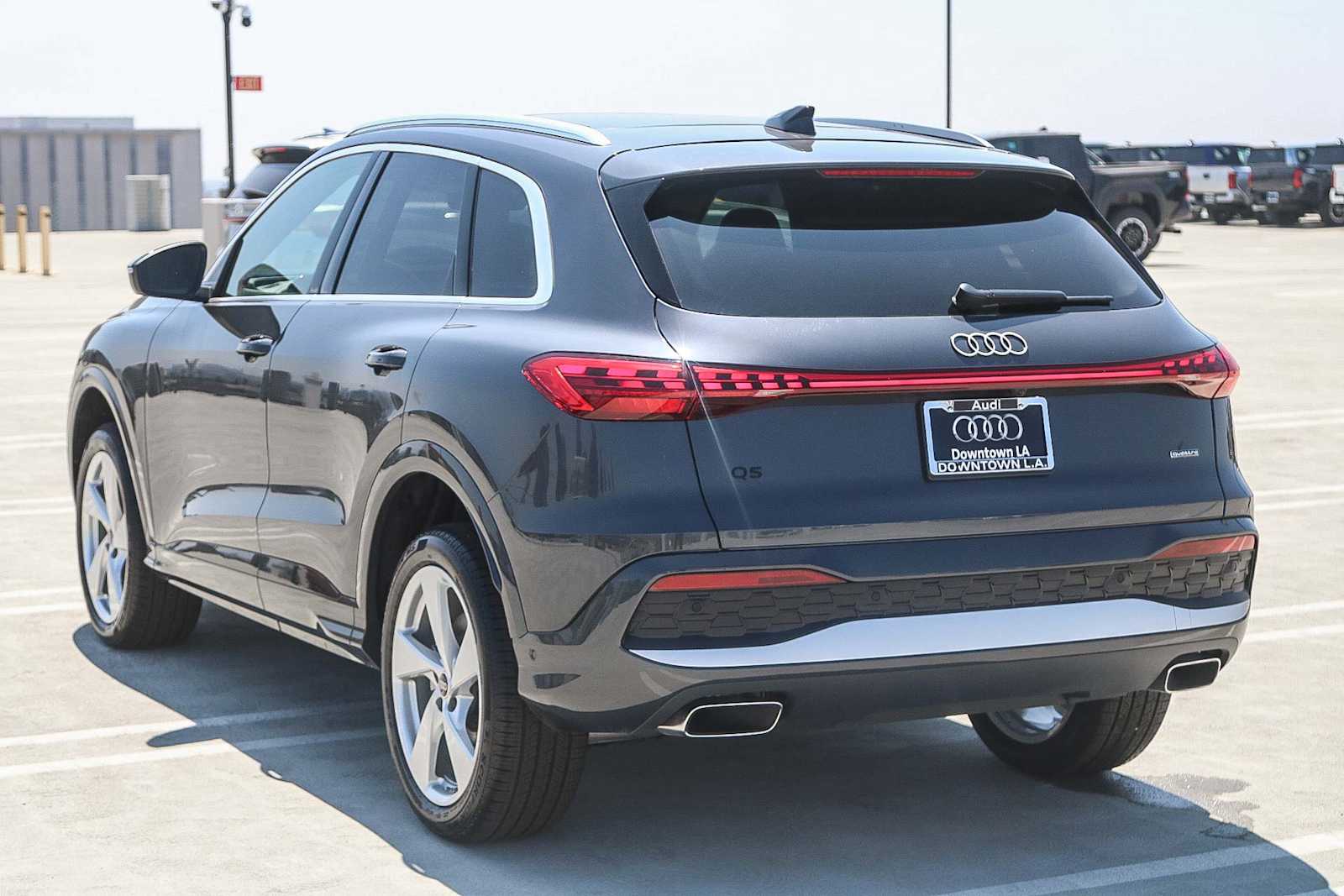Thumbnail: 2025 Audi Q5 - 8