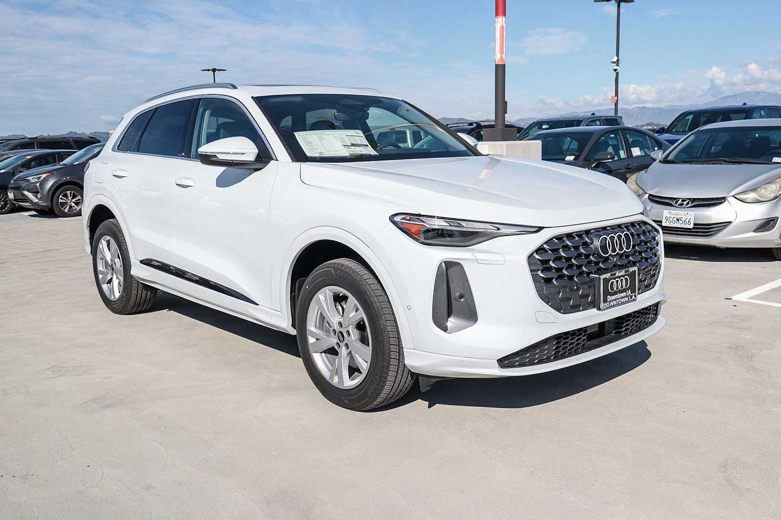 Thumbnail: 2025 Audi Q5 - 3