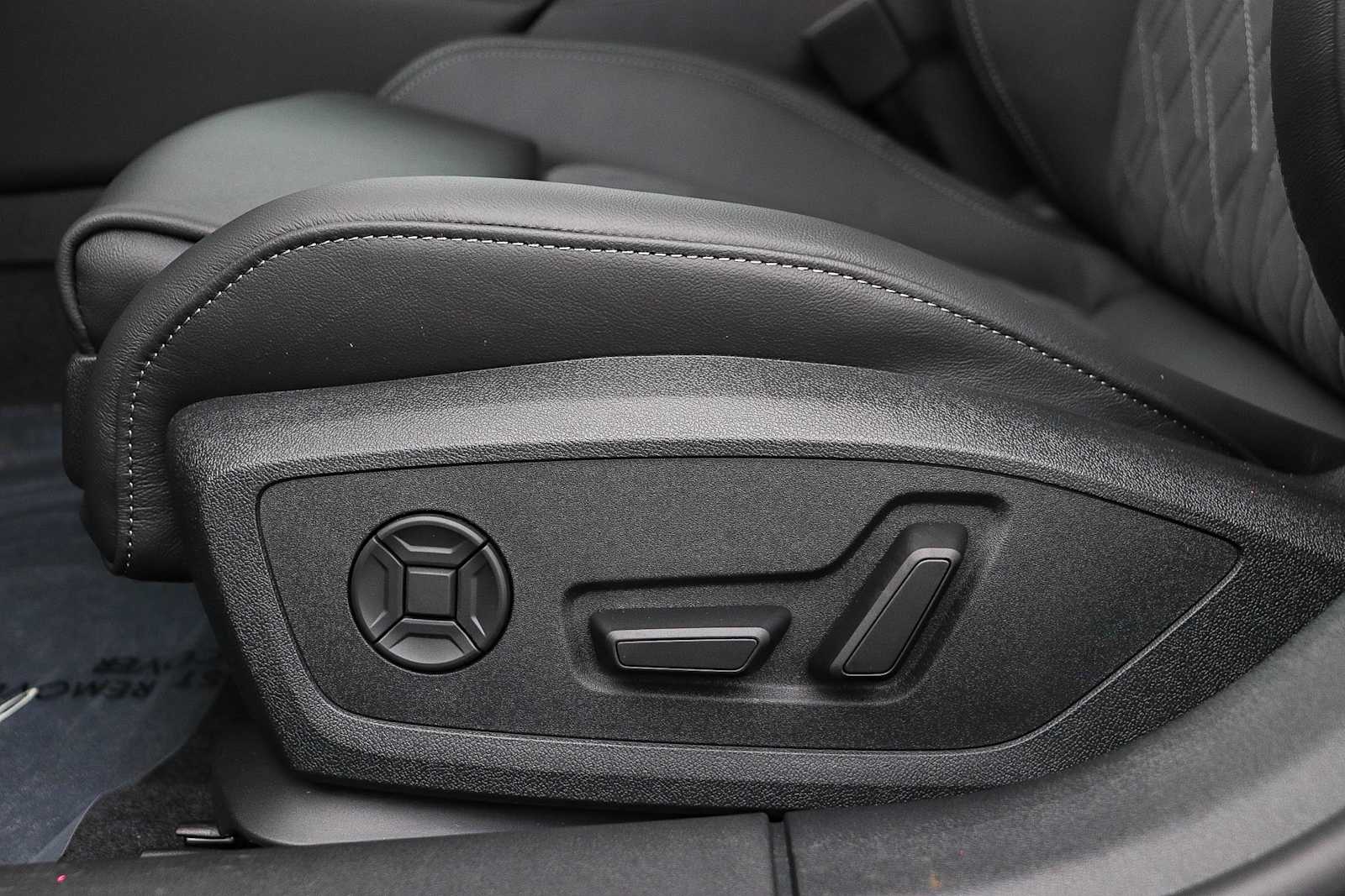 Thumbnail: 2025 Audi S5 - 25