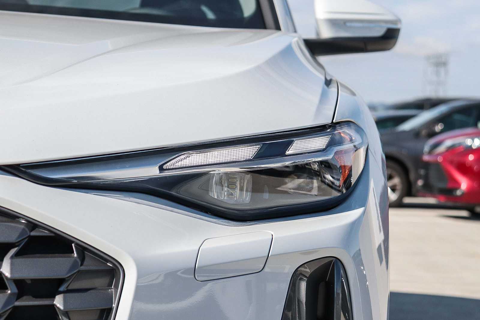 Thumbnail: 2025 Audi Q5 - 4