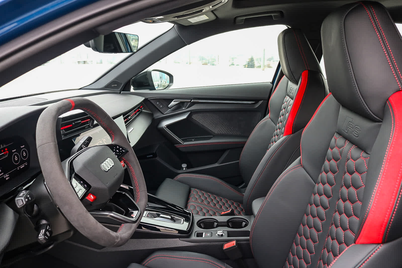 Thumbnail: 2025 Audi RS 3 - 24