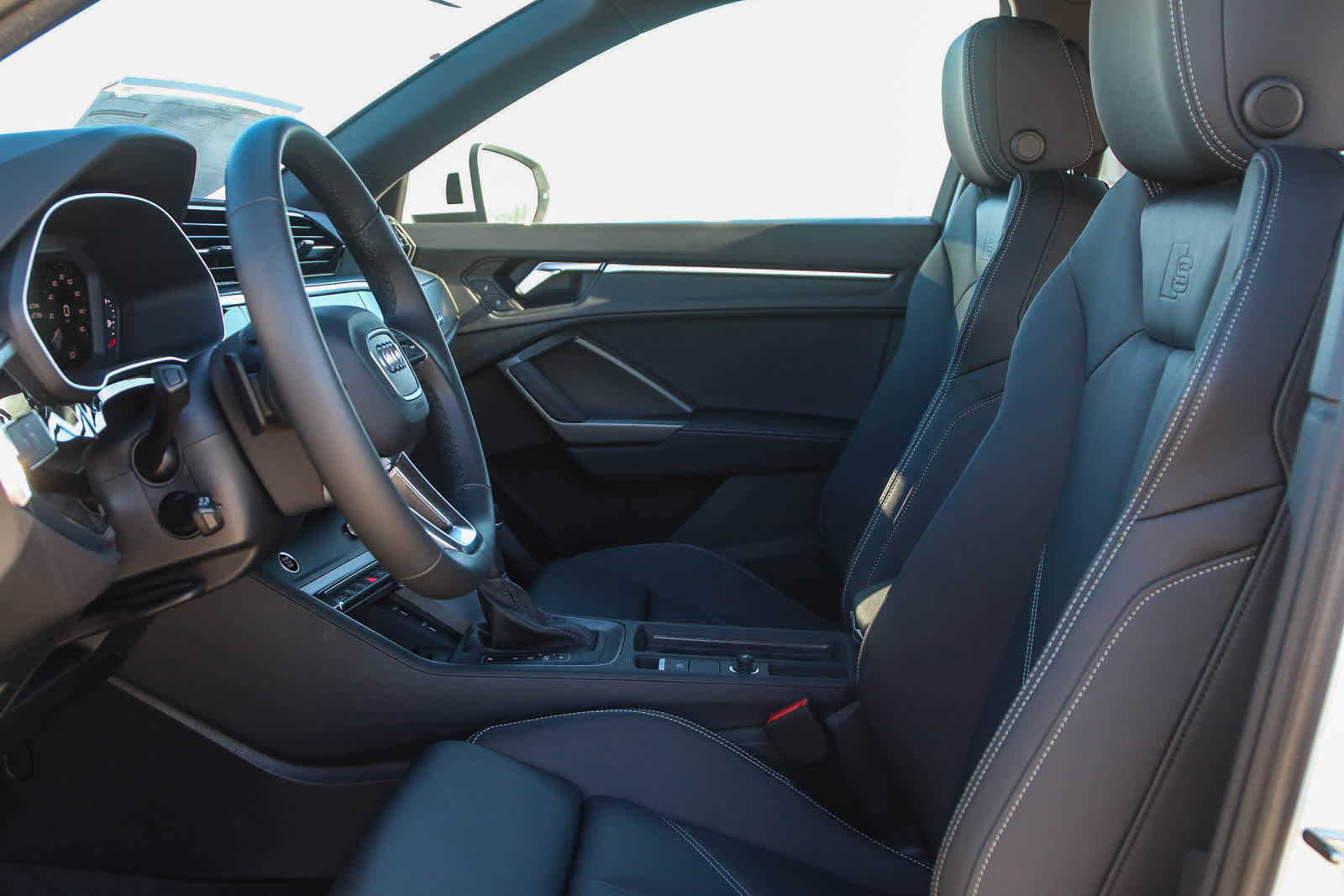 Thumbnail: 2025 Audi Q3 - 27