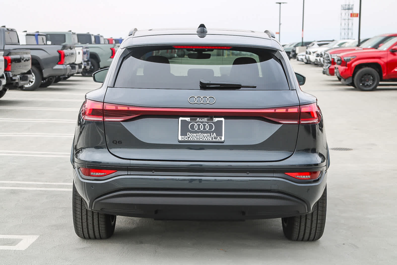 Thumbnail: 2025 Audi Q6 e-tron - 7
