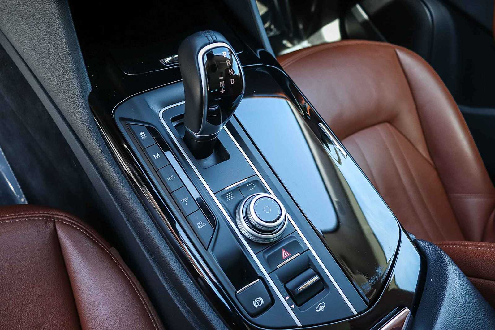 Thumbnail: 2017 Maserati Levante - 25