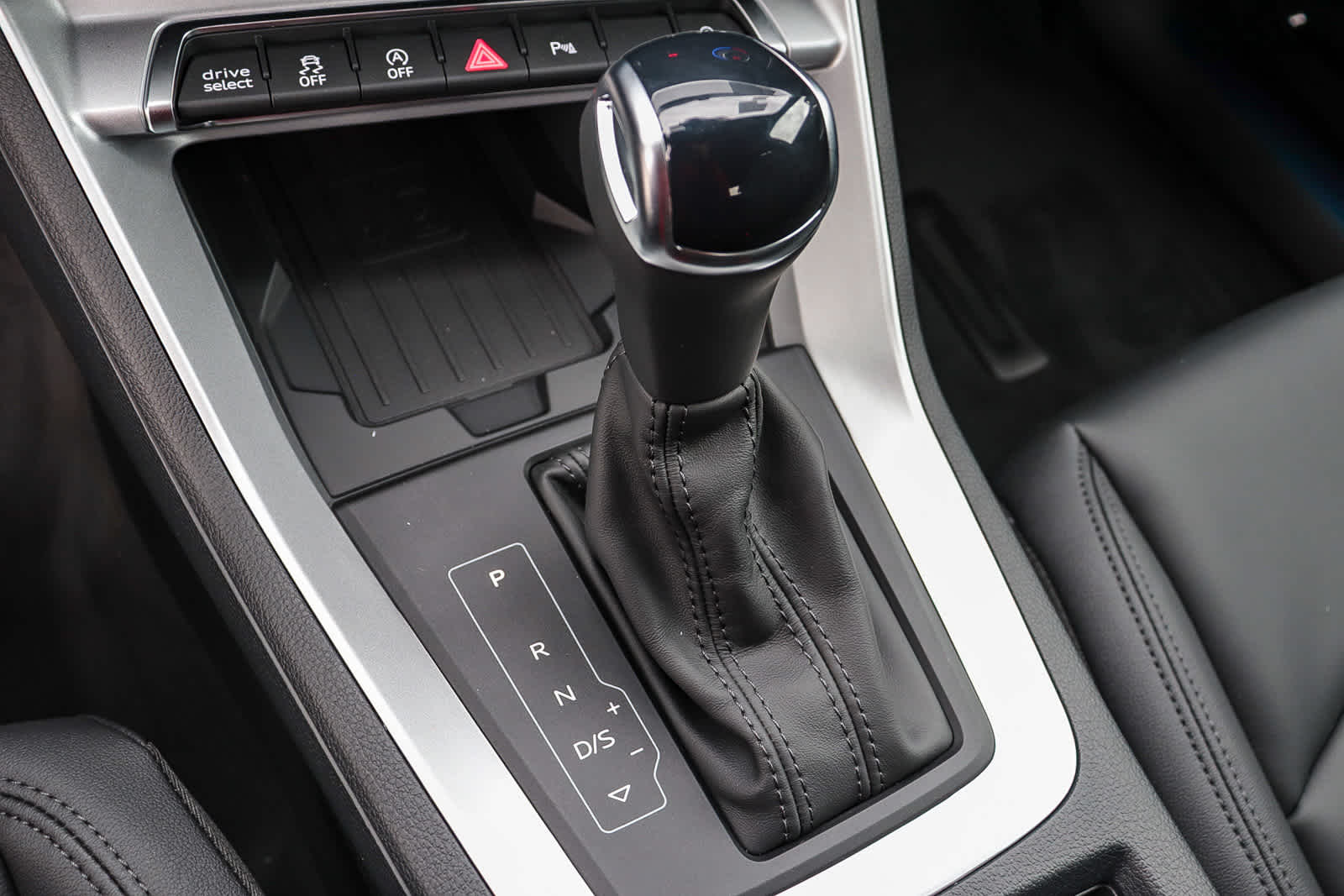 Thumbnail: 2025 Audi Q3 - 26