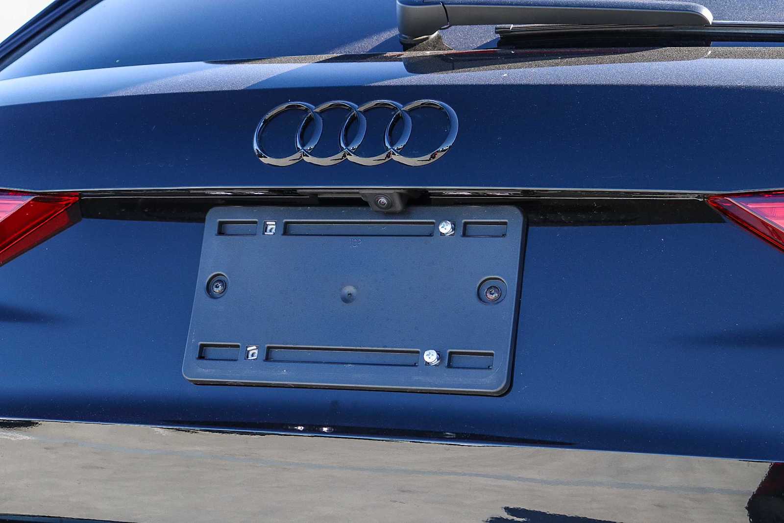 Thumbnail: 2025 Audi Q3 - 11