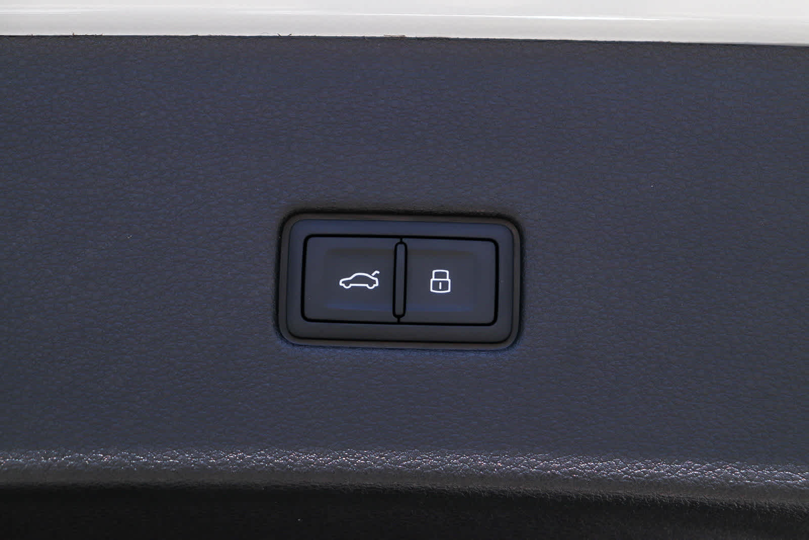 Thumbnail: 2026 Audi Q8 - 38