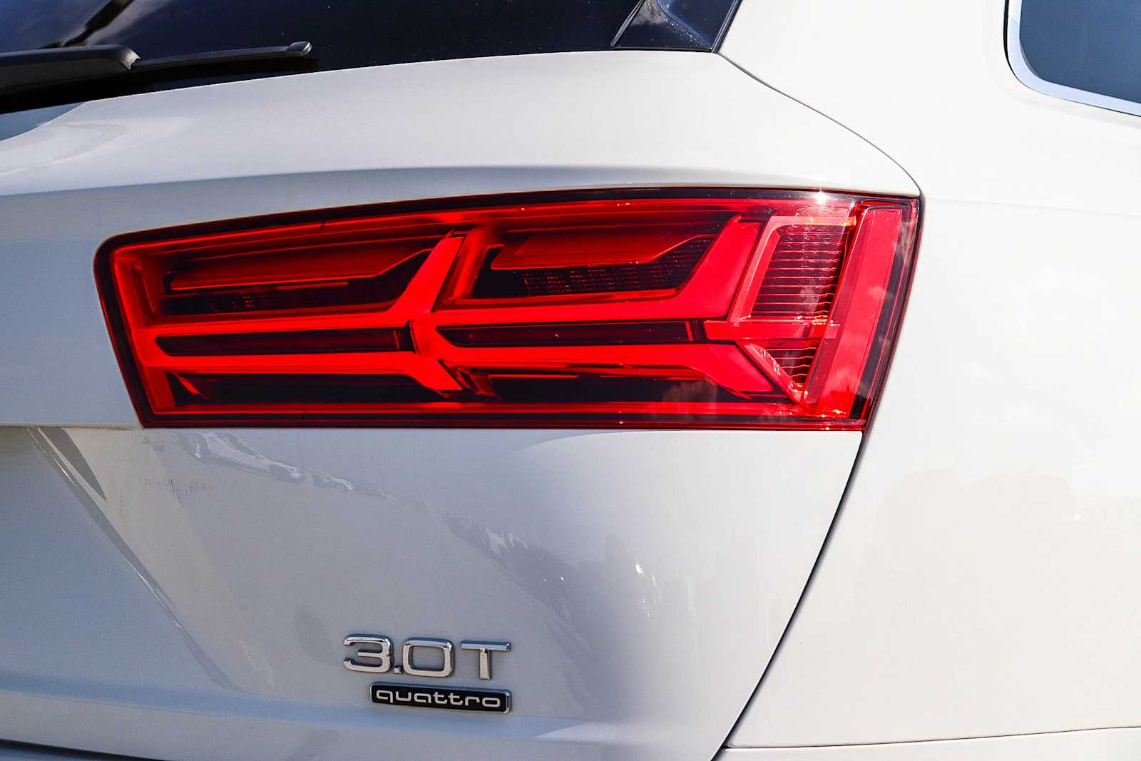 Thumbnail: 2017 Audi Q7 - 10