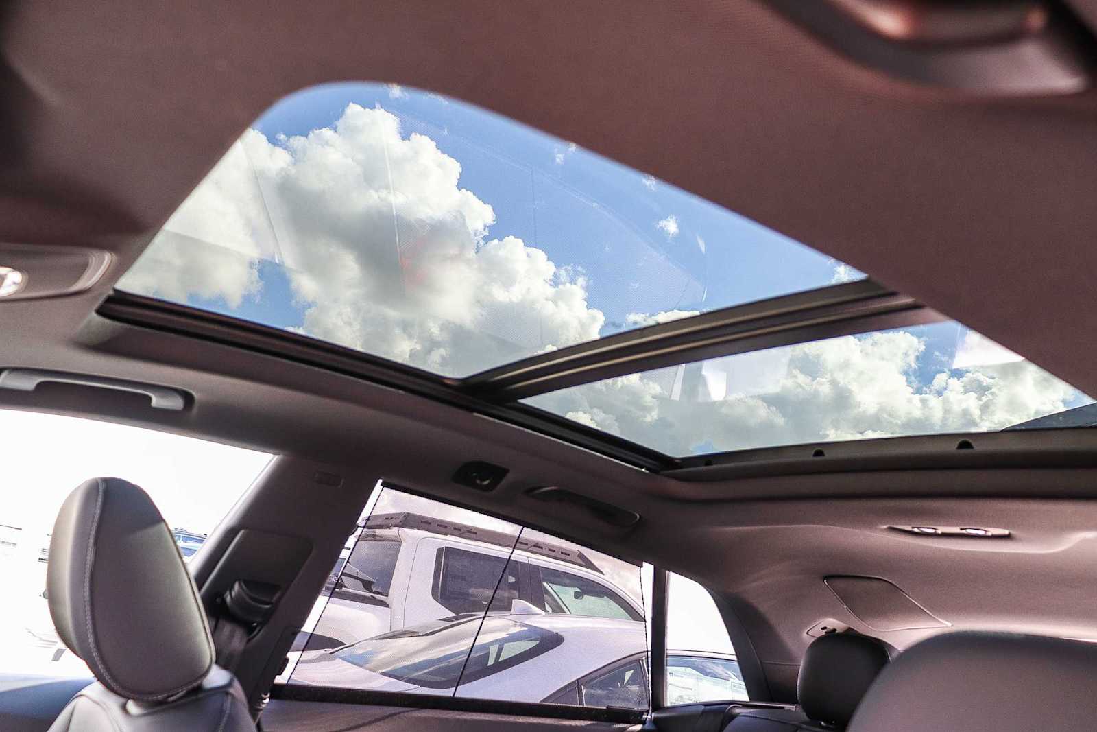 Thumbnail: 2026 Audi Q8 - 36