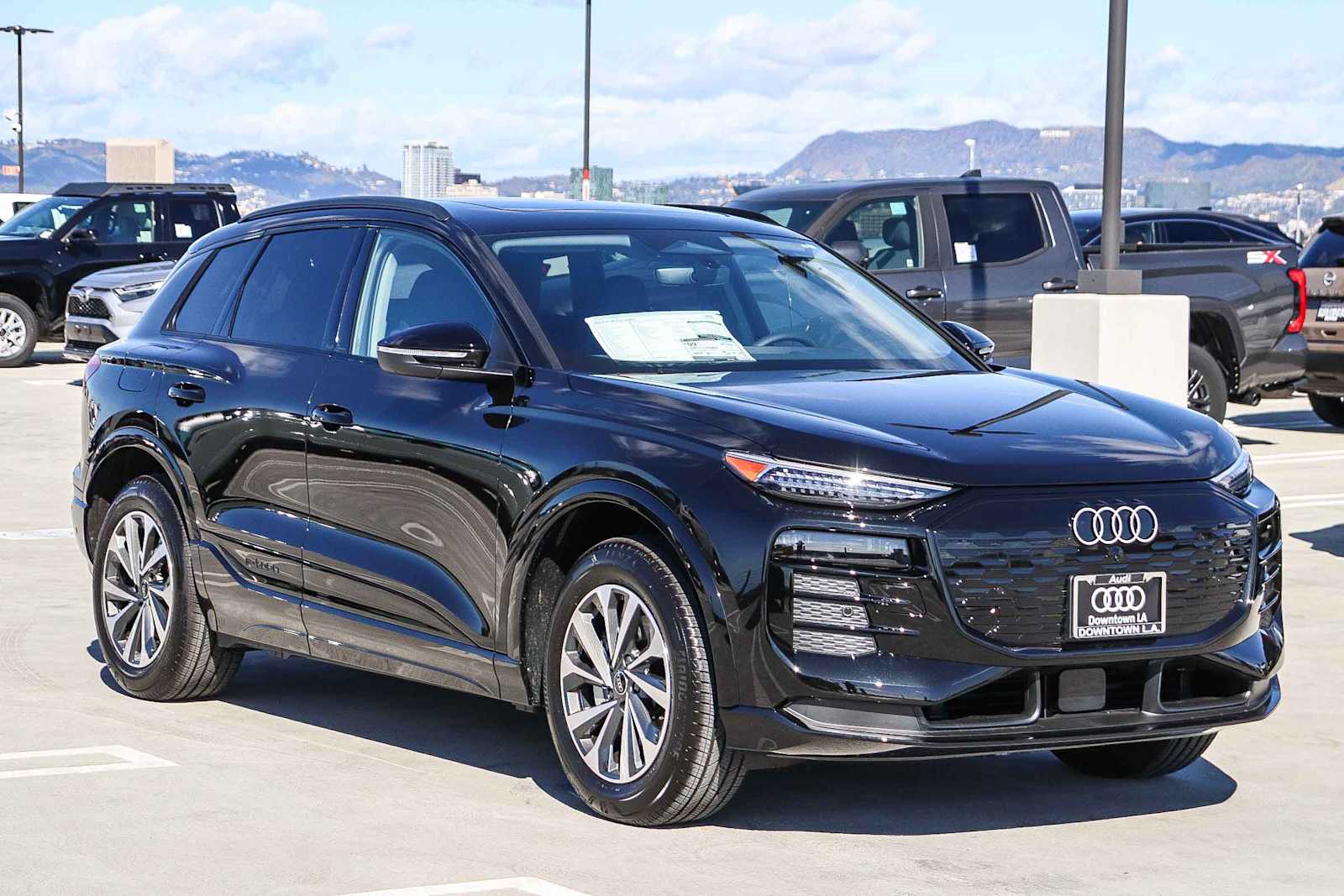 Thumbnail: 2025 Audi Q6 e-tron - 3