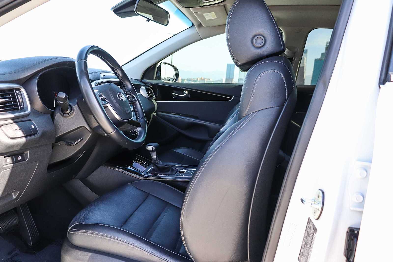 Thumbnail: 2019 Kia Sorento - 24