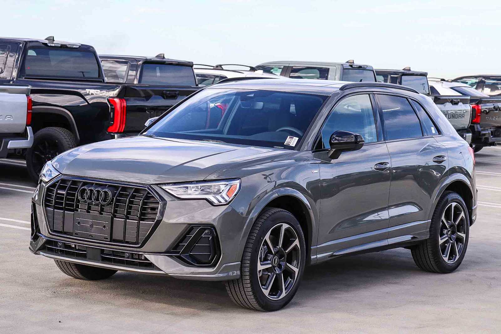 Thumbnail: 2025 Audi Q3 - 3