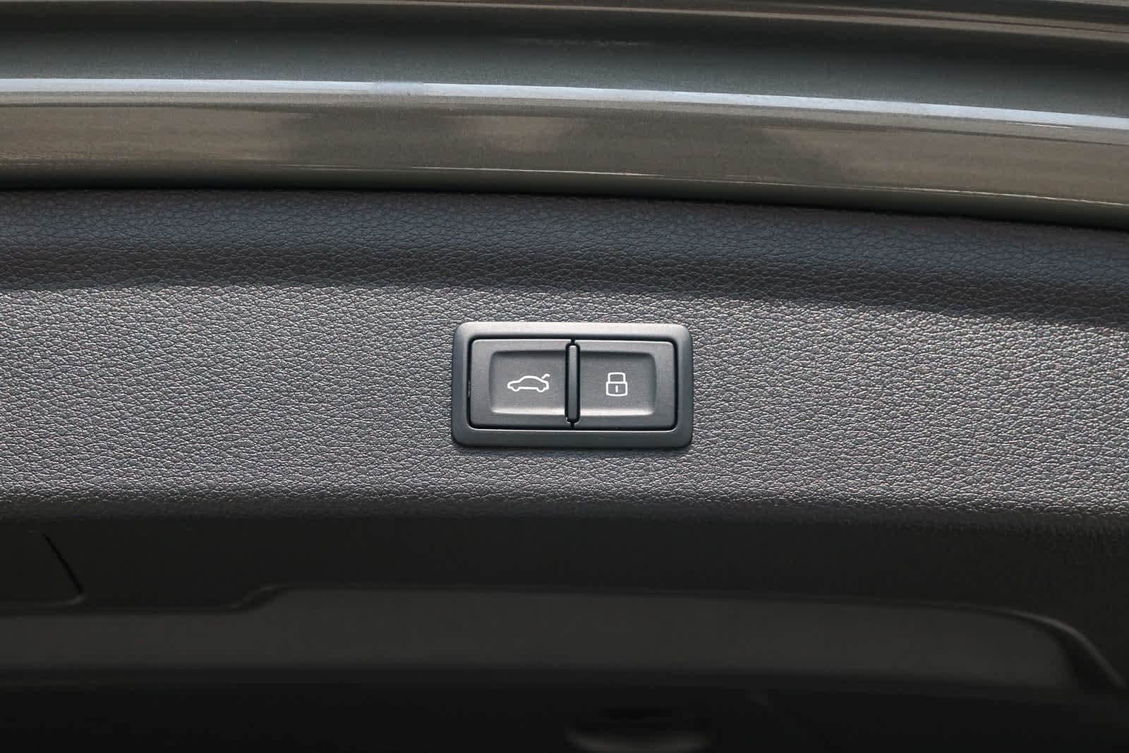 Thumbnail: 2025 Audi Q3 - 46