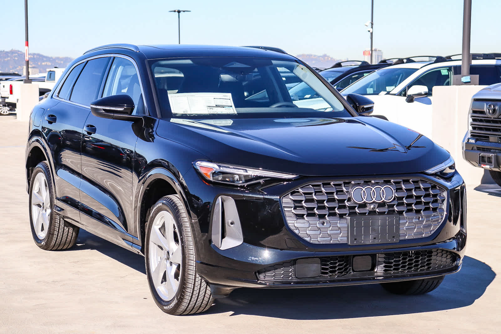 Thumbnail: 2025 Audi Q5 - 3