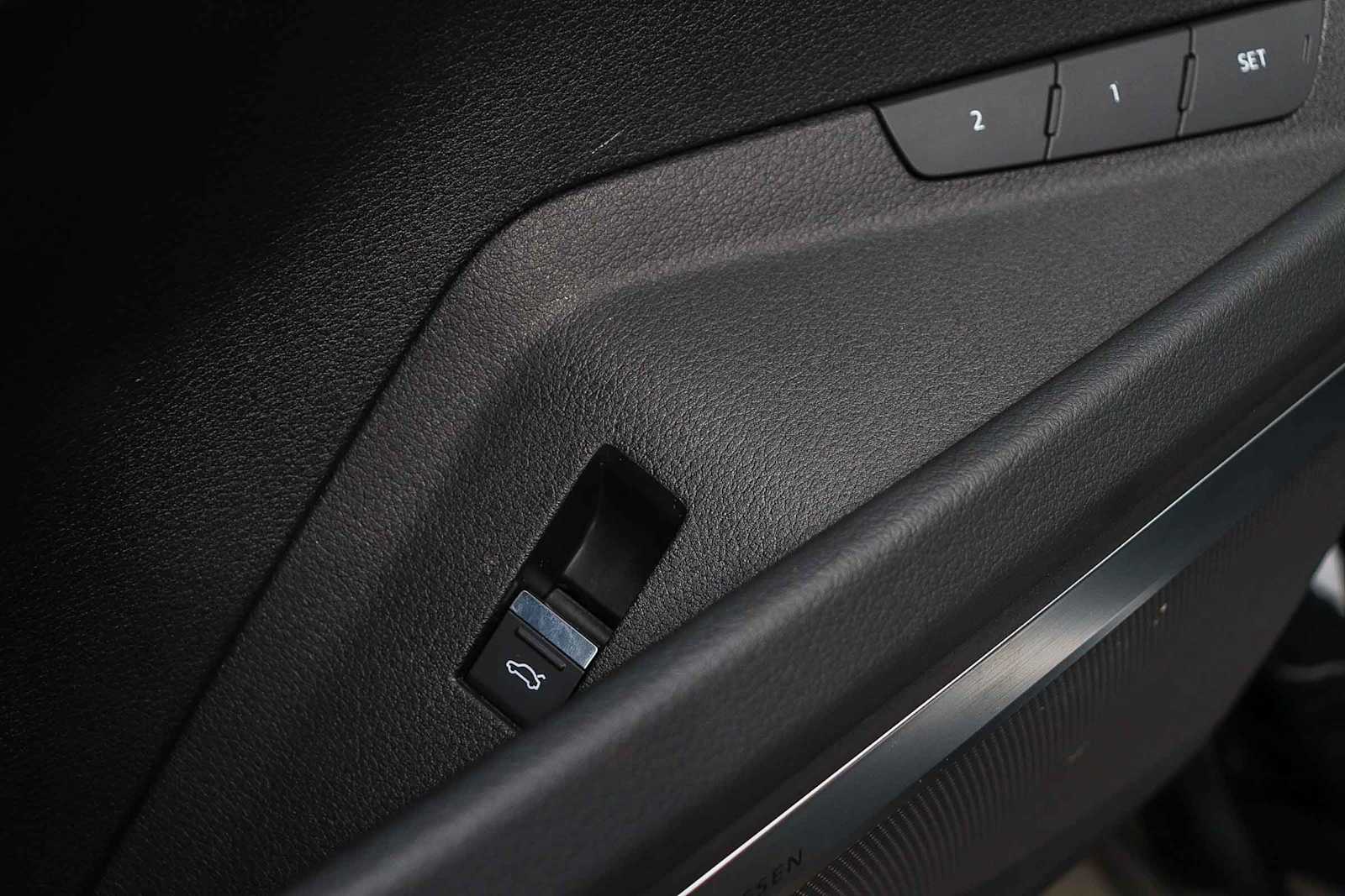 Thumbnail: 2024 Audi Q8 e-tron - 29