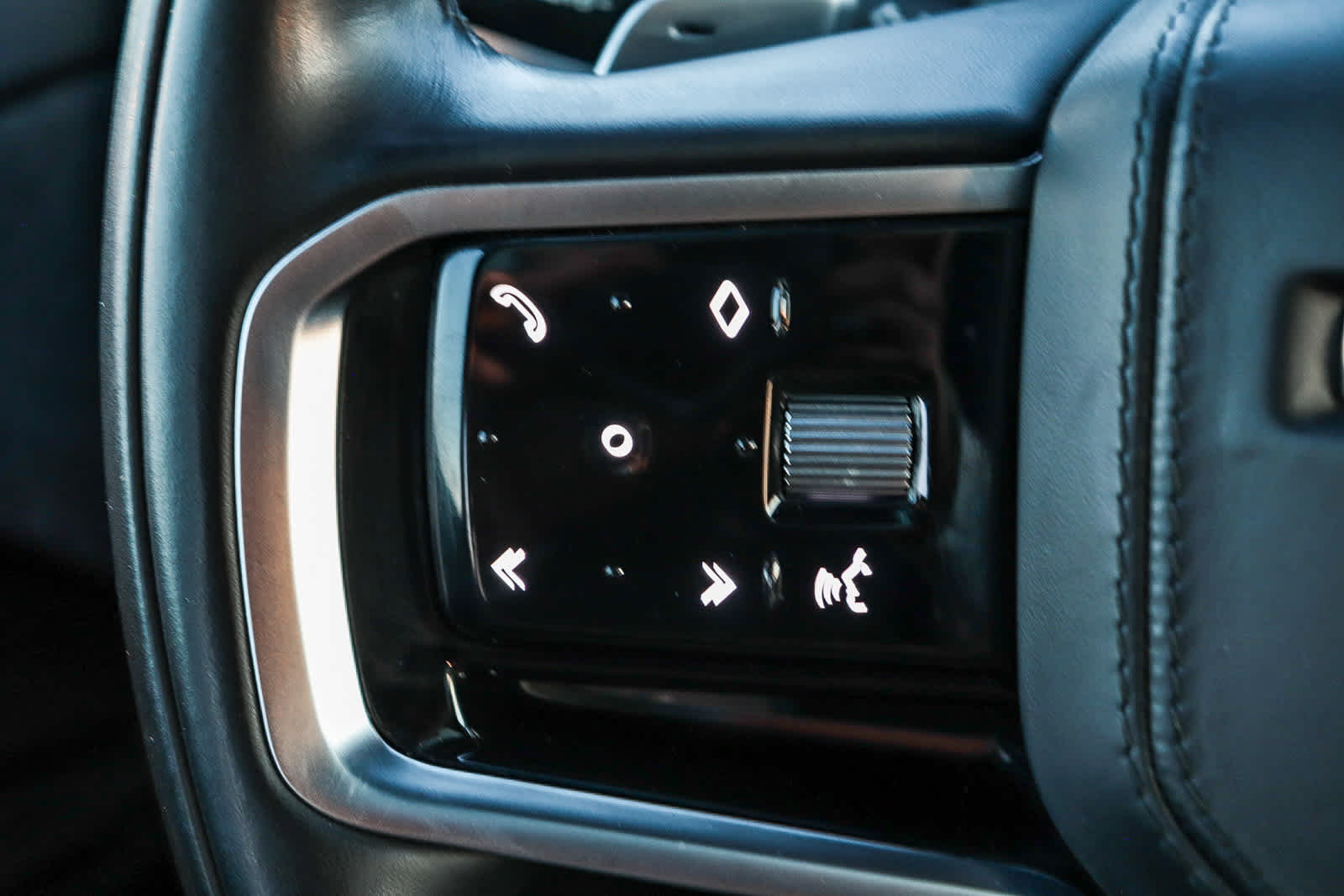 Thumbnail: 2023 Land Rover Range Rover Sport - 20