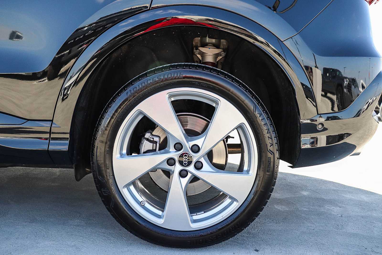 Thumbnail: 2025 Audi Q5 - 13