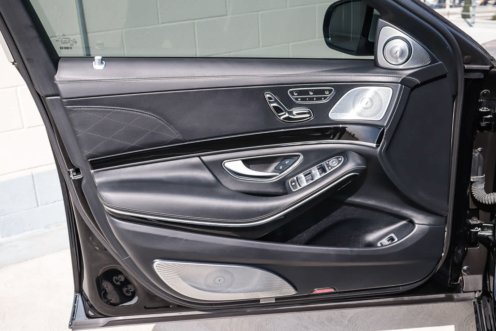 Thumbnail: 2016 Mercedes-Benz S-Class - 41