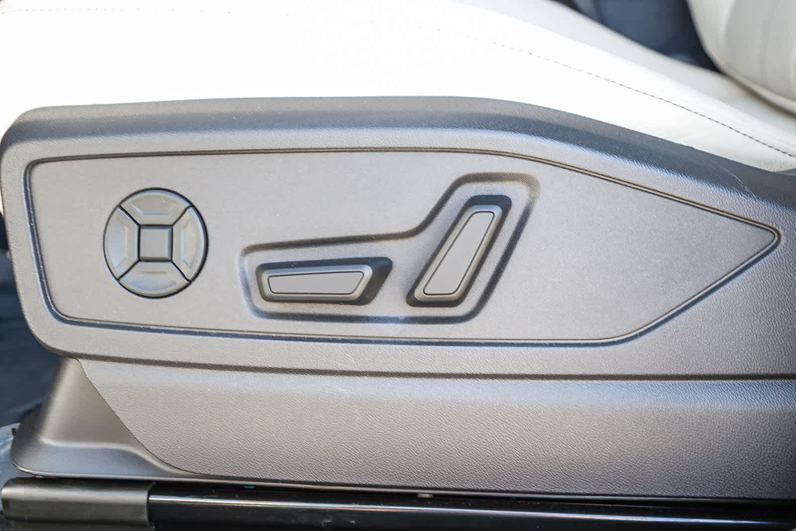 Thumbnail: 2025 Audi Q5 - 28