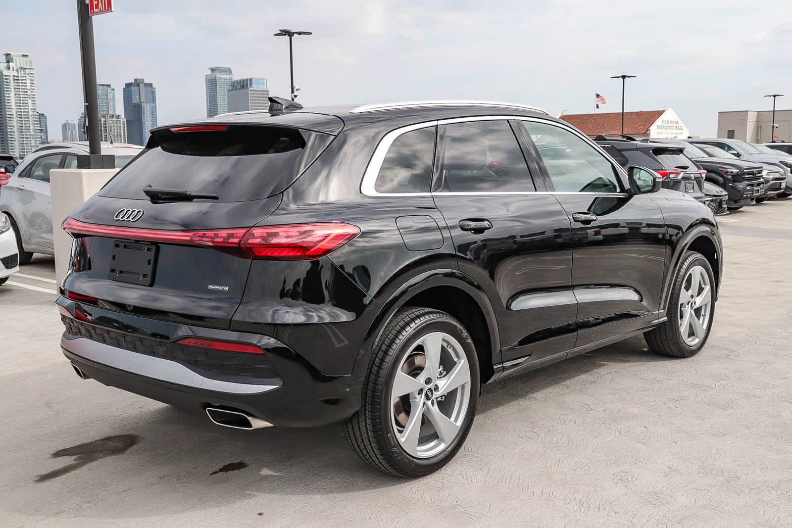 Thumbnail: 2025 Audi Q5 - 7