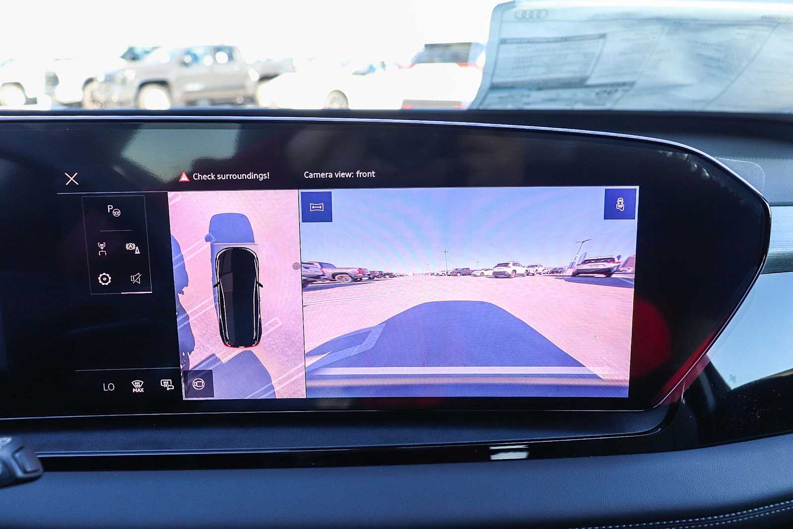 Thumbnail: 2025 Audi Q6 e-tron - 33