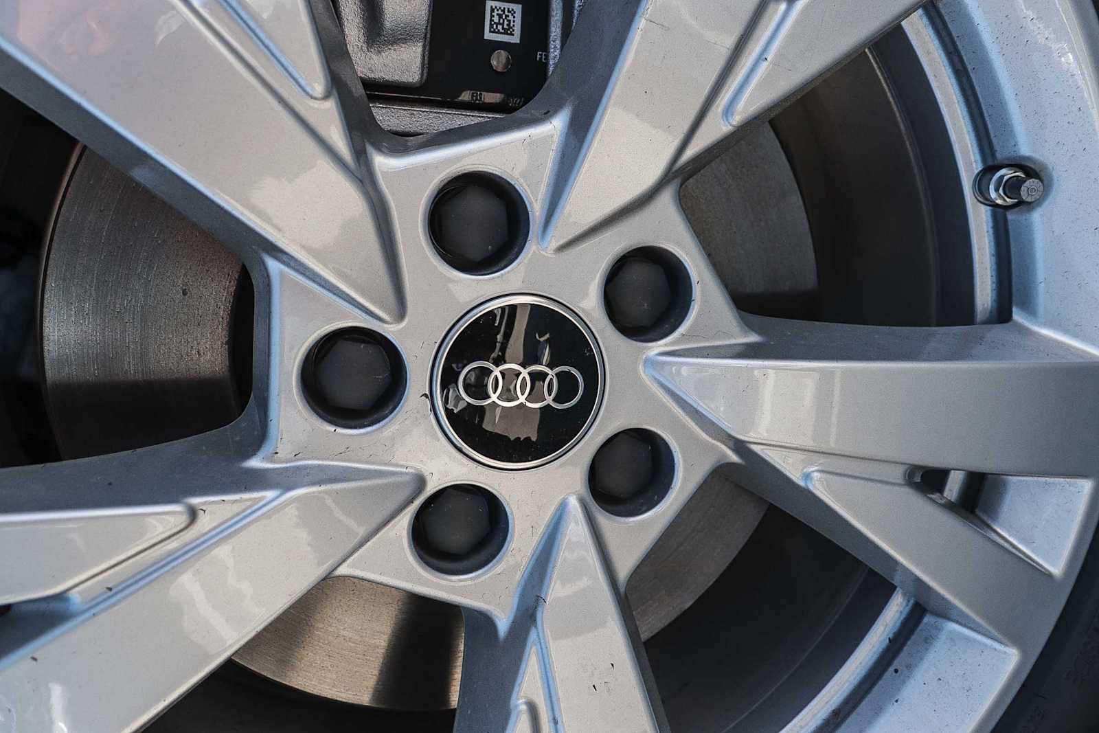 Thumbnail: 2025 Audi Q5 - 15