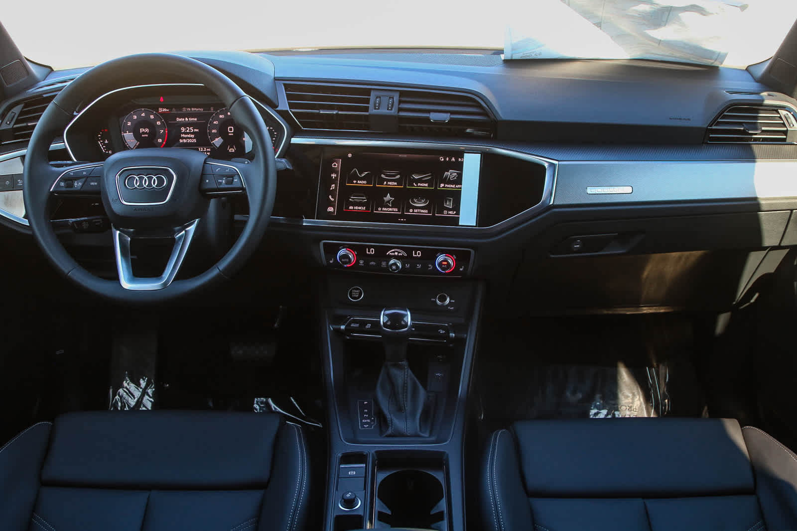Thumbnail: 2025 Audi Q3 - 17