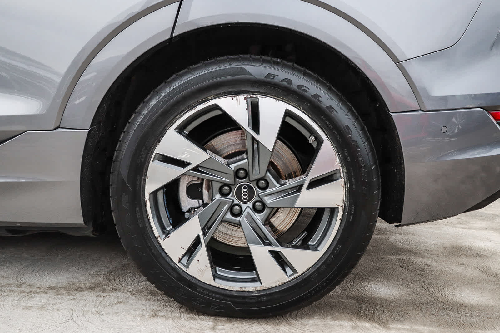 Thumbnail: 2022 Audi e-tron - 13