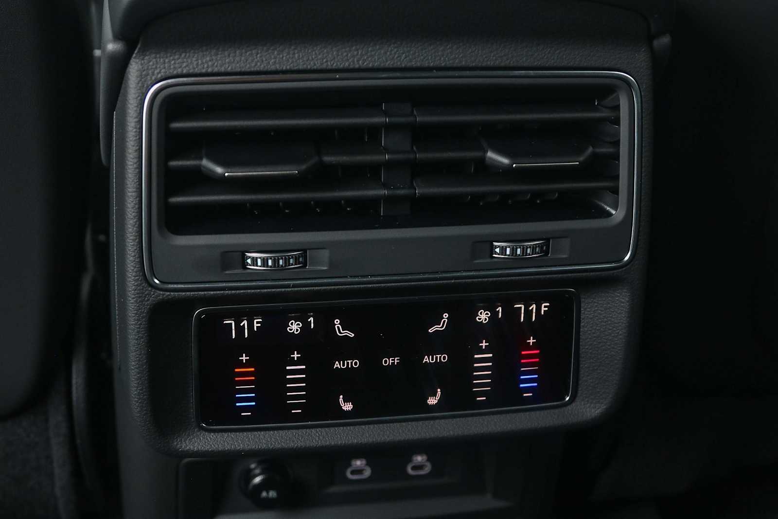 Thumbnail: 2026 Audi Q7 - 27