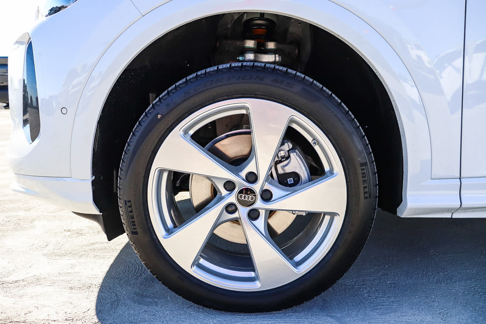 Thumbnail: 2025 Audi Q5 - 14