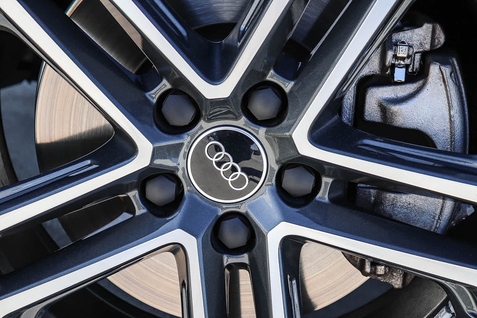 Thumbnail: 2025 Audi Q5 - 15