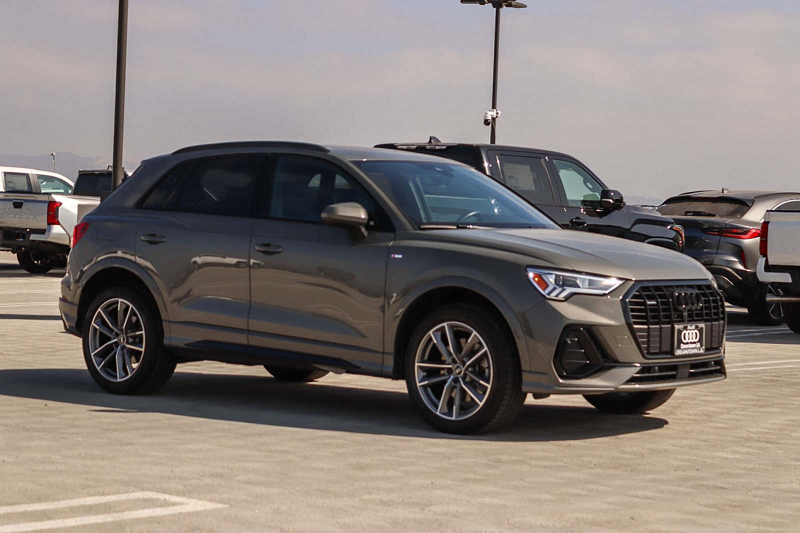 Thumbnail: 2023 Audi Q3 - 2