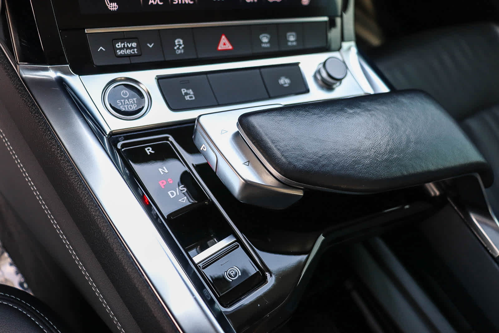 Thumbnail: 2024 Audi Q8 e-tron - 26