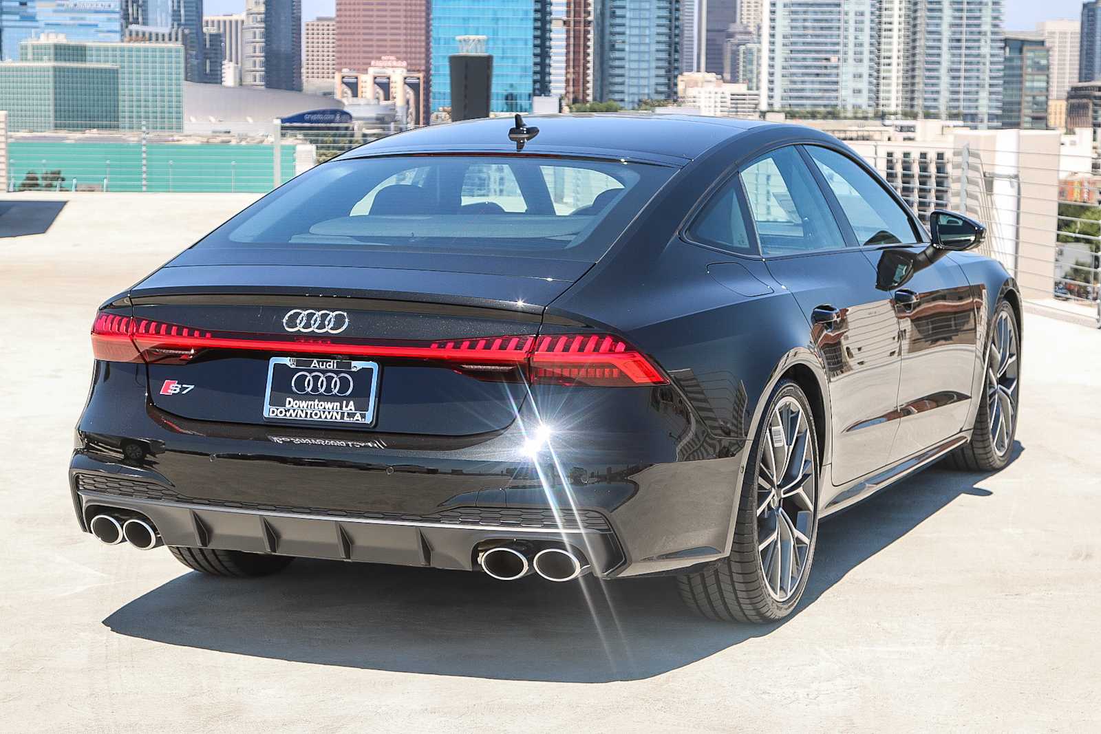 Thumbnail: 2025 Audi S7 - 6