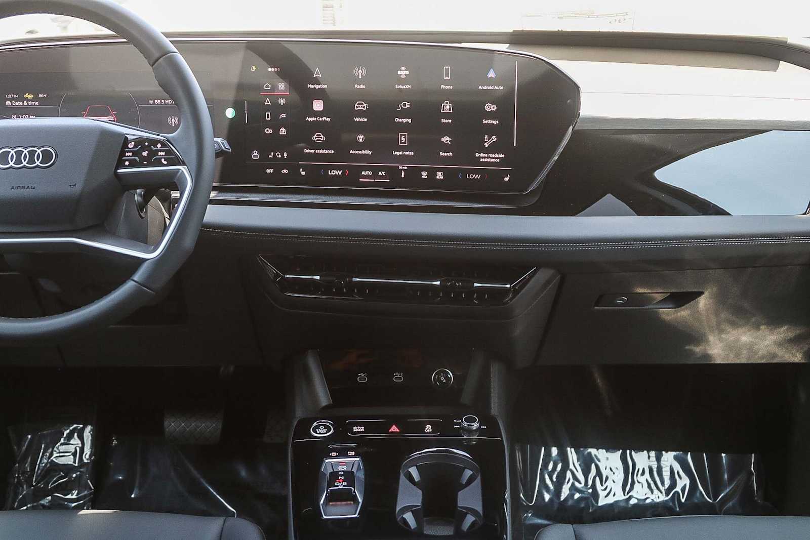 Thumbnail: 2025 Audi Q6 e-tron - 13