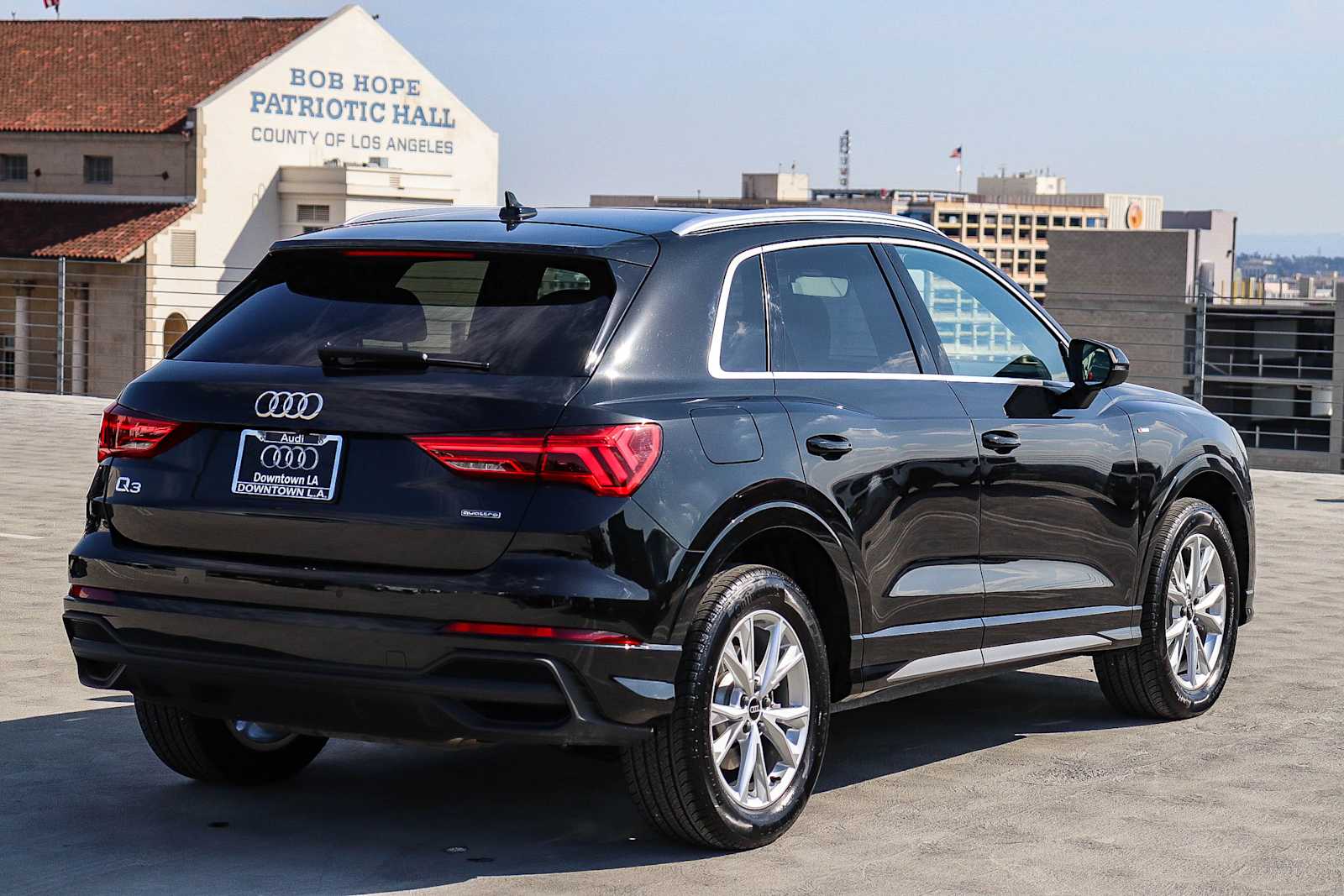 Thumbnail: 2025 Audi Q3 - 4