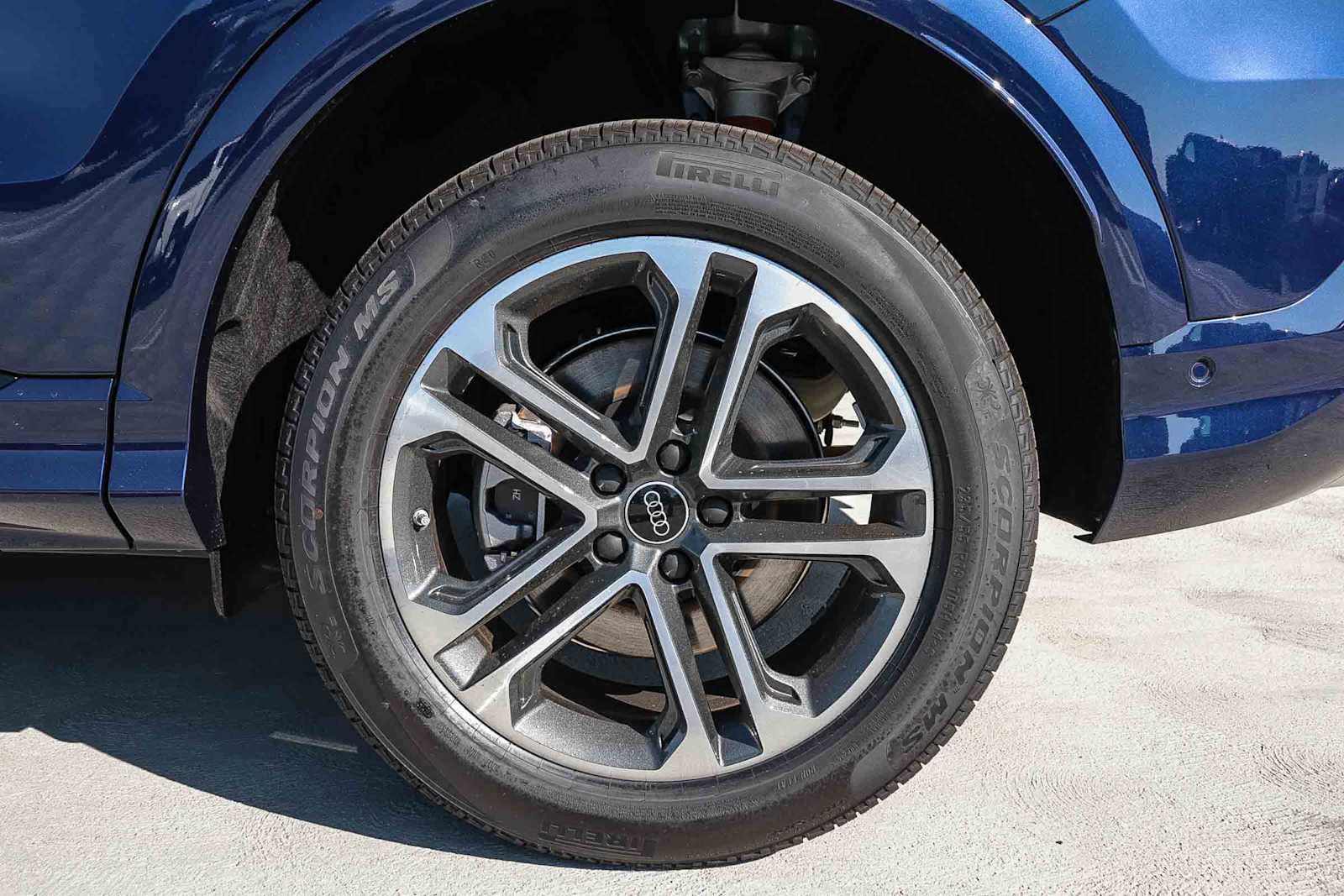 Thumbnail: 2025 Audi Q5 - 13