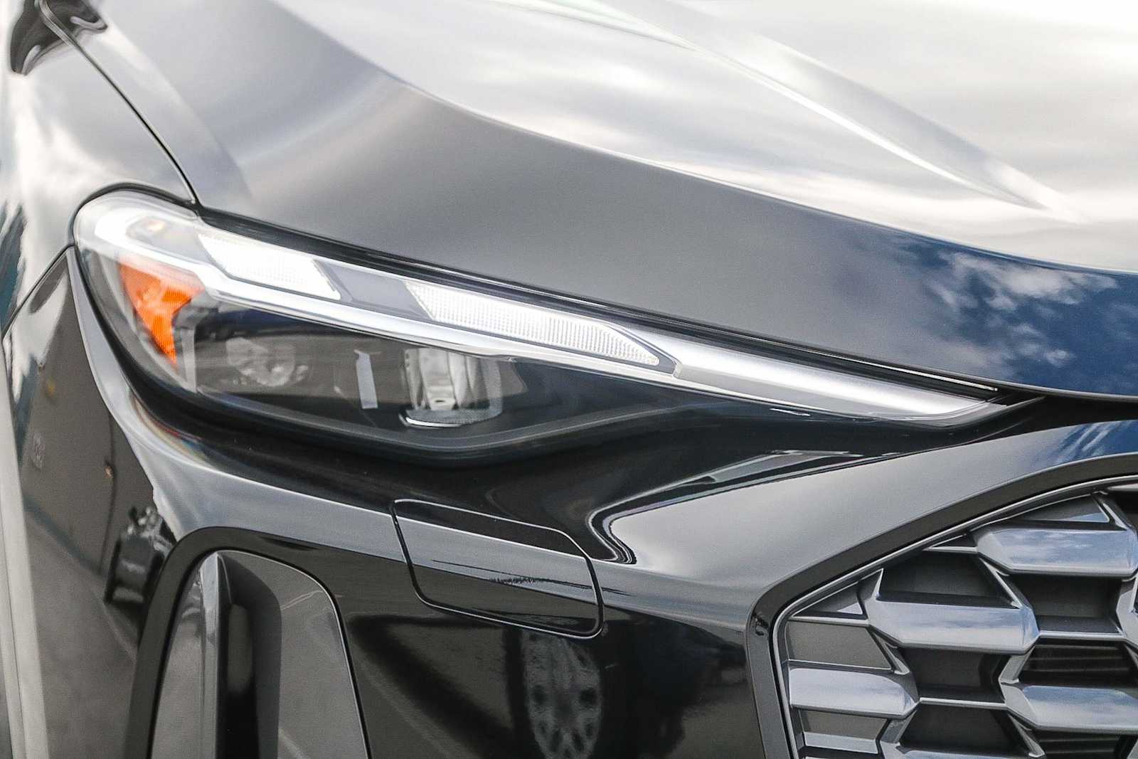 Thumbnail: 2025 Audi Q5 - 4