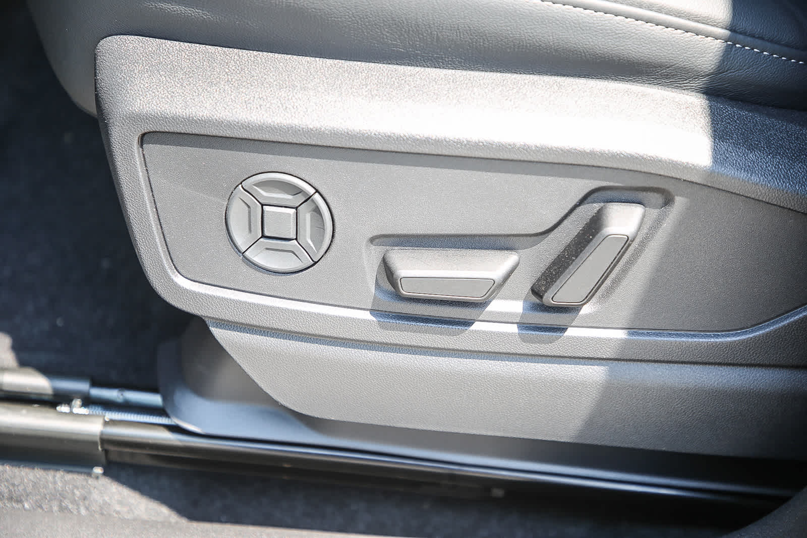 Thumbnail: 2025 Audi Q5 - 22