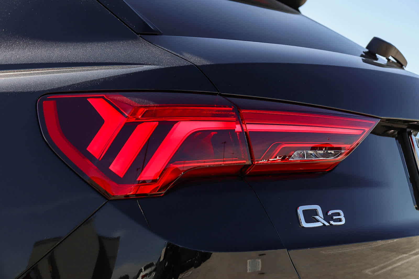 Thumbnail: 2025 Audi Q3 - 12