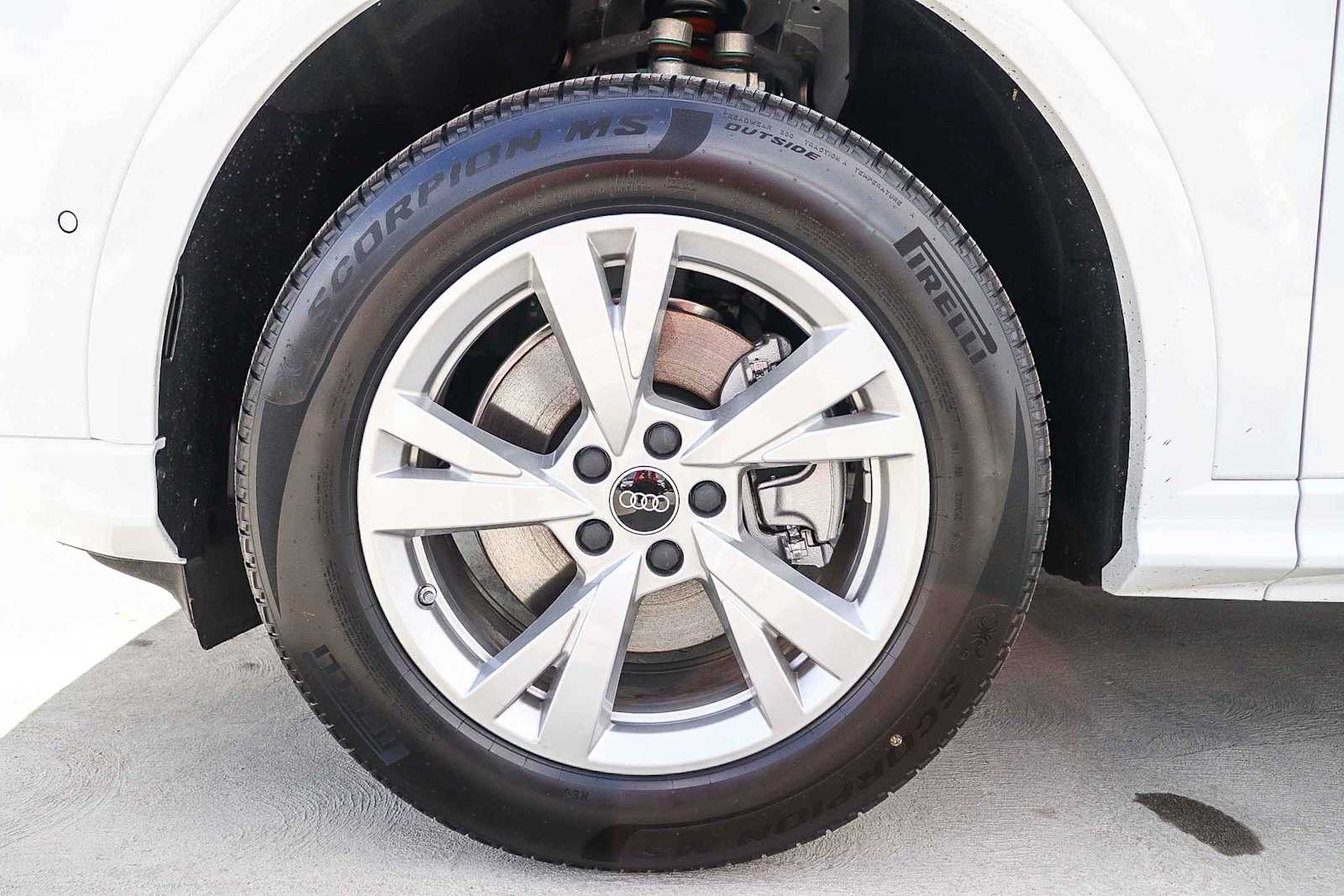 Thumbnail: 2025 Audi Q5 - 14