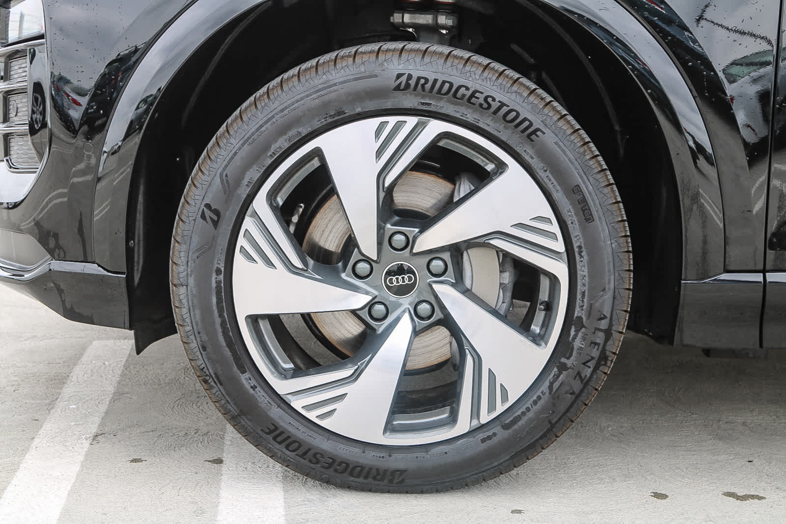 Thumbnail: 2025 Audi Q6 e-tron - 11