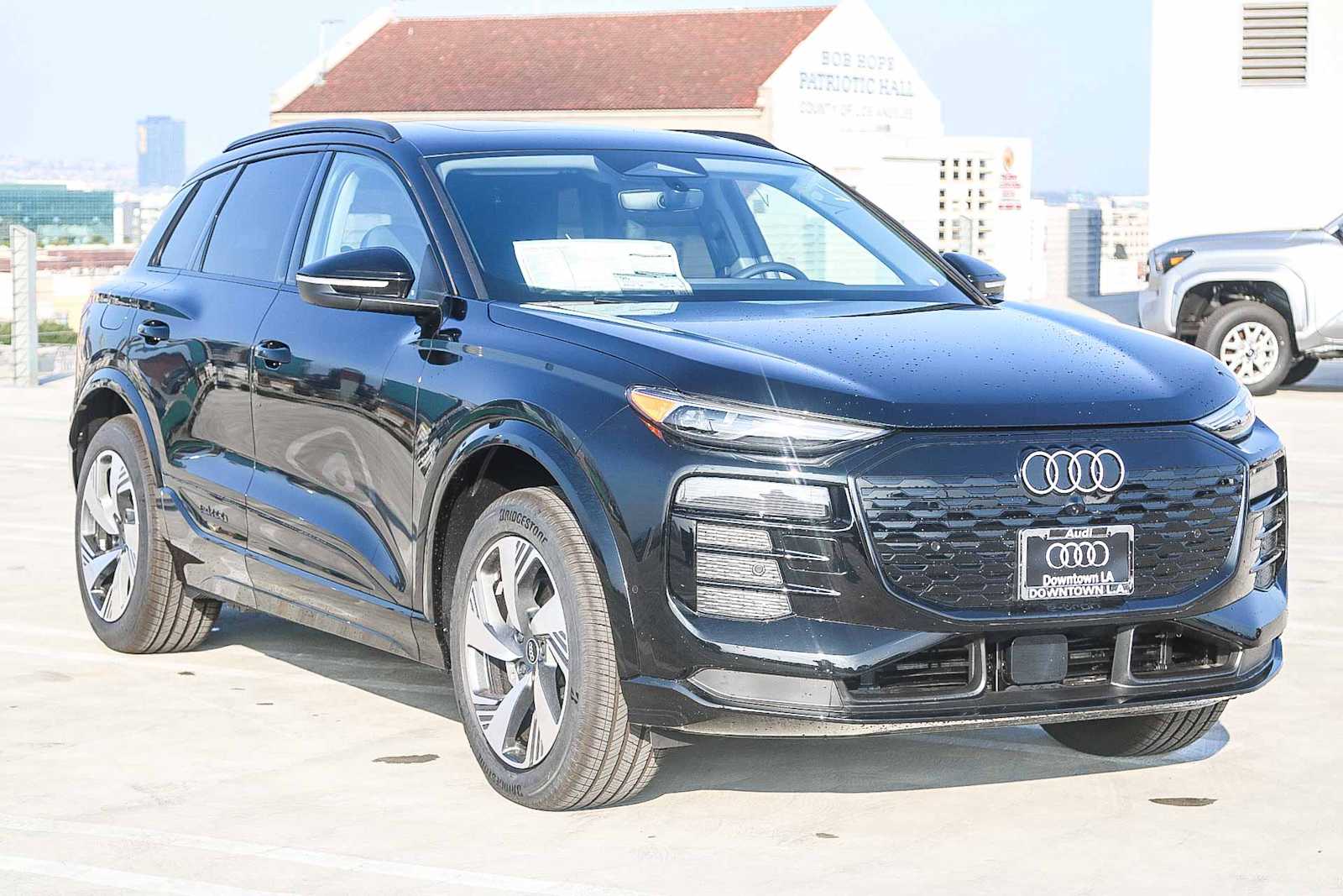 Thumbnail: 2025 Audi Q6 e-tron - 3